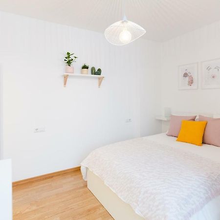 Apartament Hola Malaga Centro Historico Zewnętrze zdjęcie