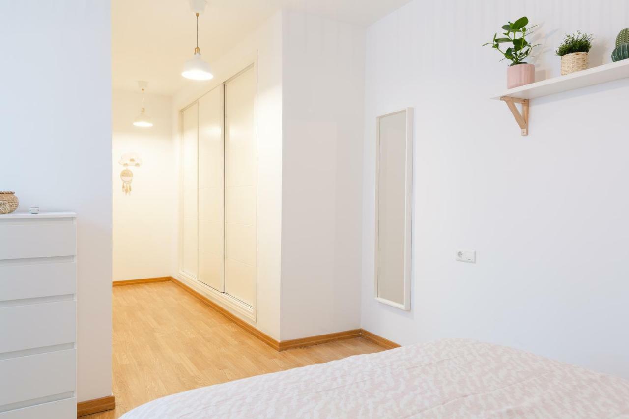 Apartament Hola Malaga Centro Historico Zewnętrze zdjęcie