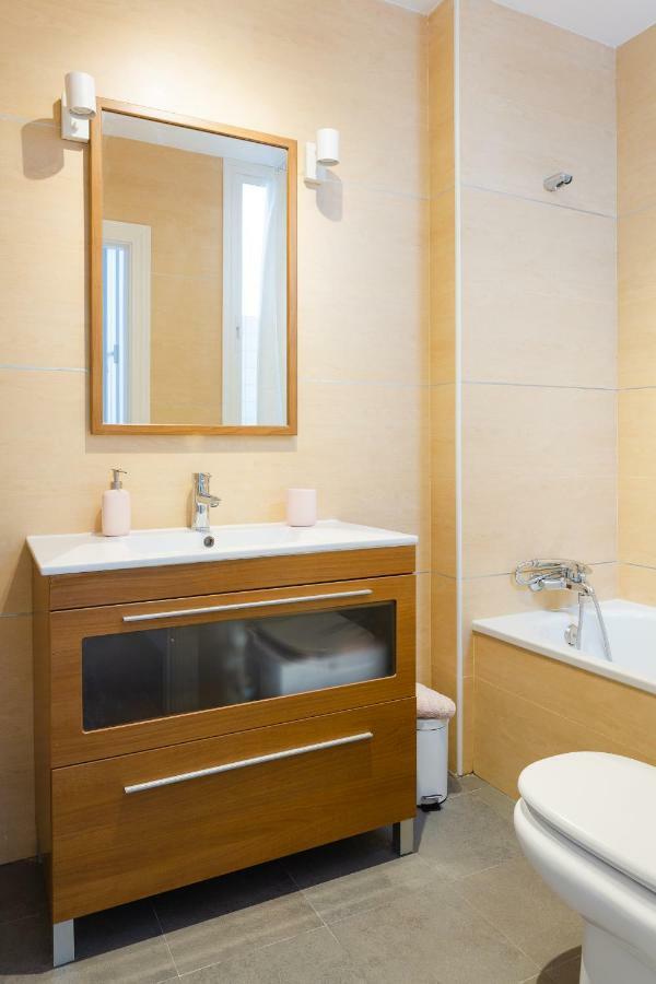 Apartament Hola Malaga Centro Historico Zewnętrze zdjęcie