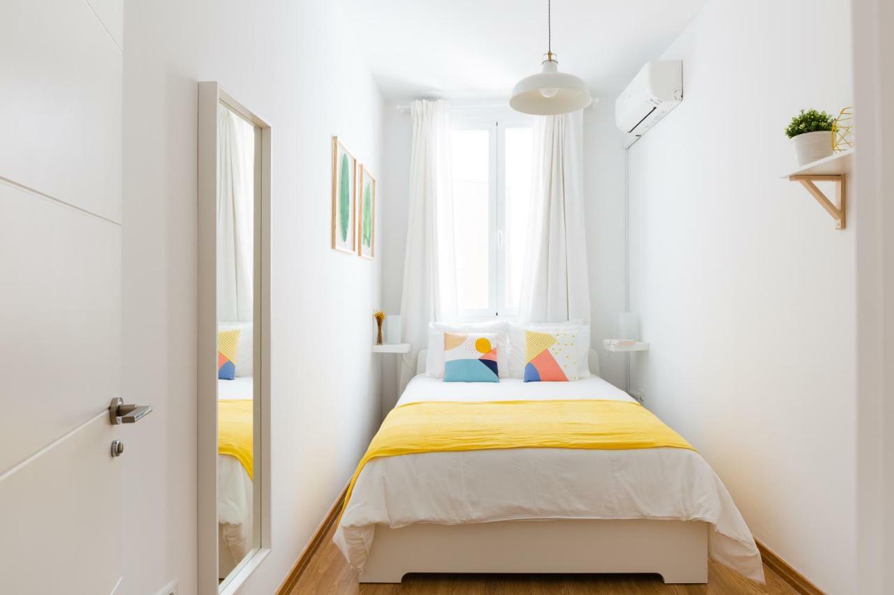 Apartament Hola Malaga Centro Historico Zewnętrze zdjęcie