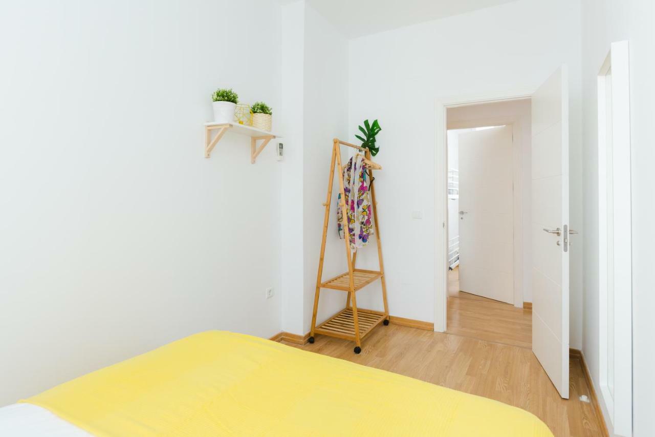 Apartament Hola Malaga Centro Historico Zewnętrze zdjęcie