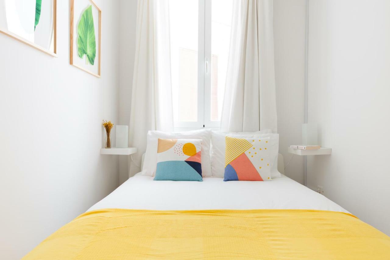 Apartament Hola Malaga Centro Historico Zewnętrze zdjęcie