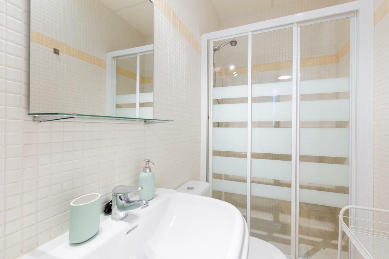 Apartament Hola Malaga Centro Historico Zewnętrze zdjęcie